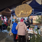 Adventní trhy a rozsvícení vánočního stromu